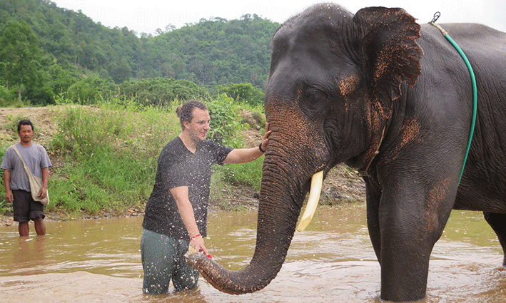 Se baño él y nos baño a nosotros