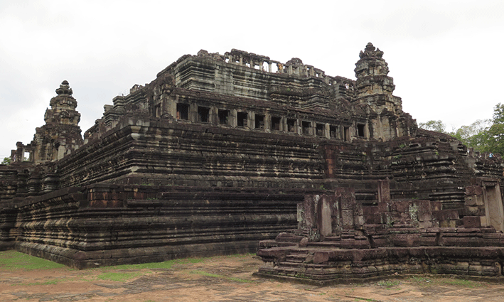 Con sus 25 metros de altura, Baphuon pretende emular al Monte Meru