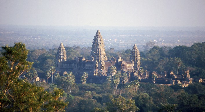 Vista de Angkor Wat desde el templo de Phnom Bakheng